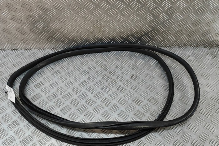 Garnitura ușă dreapta față HONDA CR-V V RW 2021 OEM: 72315-TME-T01 | 30443365