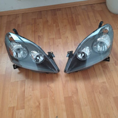 Set Faruri stanga/dreapta Opel Zafira B an 2005-2007 , faruri noi