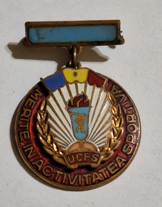 Merite in Activitatea sportiva - Romania RPR, anii 1960, insigna email la cald