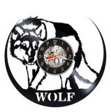 Ceas de perete decorativ realizat din disc de vinil, Model Lup Salbatic Alpha, Text WOLF, Stil Modern Tribal, Negru, 30 cm