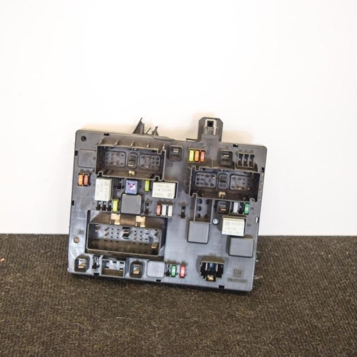 Panou de siguranțe OPEL ZAFIRA TOURER C P12 2016 OEM: 13449202365927271 3970316