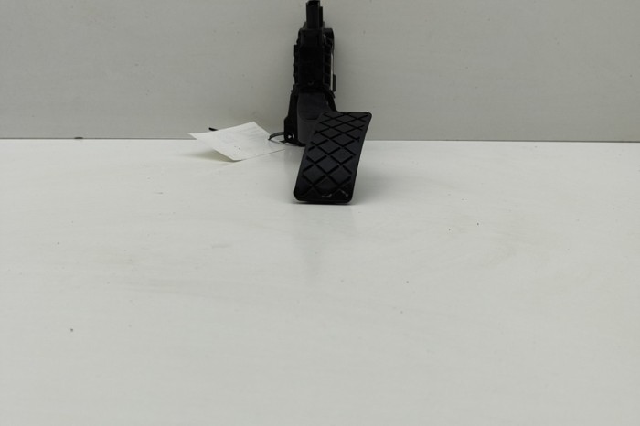 Pedala de accelerație VW PASSAT Variant B8 3G5 2017 OEM: 5Q1723503H 30748939