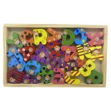 Set din lemn cu litere din lemn colorate