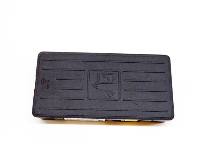 Stație de &icirc;ncărcare wireless AUDI A6 4A2, C8 2020 OEM: 4K0035502B,RK7186-00,4774A-18600 13123838