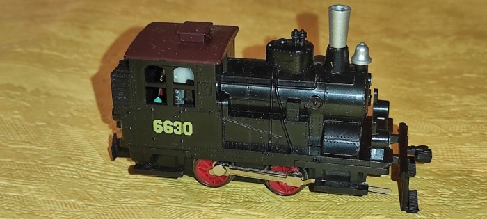totul de la MEHANO scara HO / 16.5 mm locomotiva tip aburi 4 vagoane de marfa