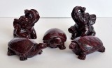 Lot de 5 figurine miniaturale Feng Shui, confectionate din rasina, 2 elefanti (protectie) + 3 testoase (sanatate si longevitate)