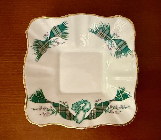 BOL DIN PORTELAN ENGLEZESC ROYAL ALBERT- BONE CHINA- CAPE BRETON ISLAND L12,2CM