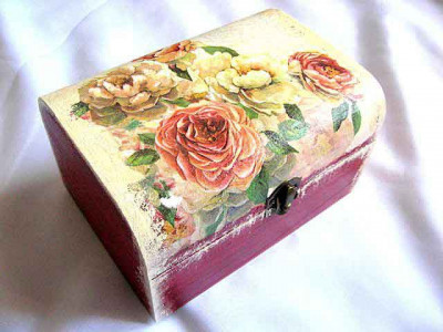 Cutie cu trandafiri portocalii si trandafiri galbeni, cutie lemn femei 27809 foto