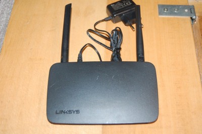 Router LINKSYS E5400 dual-band Wi-Fi 5 router with a 2.4GHz band and a 5GHz band foto