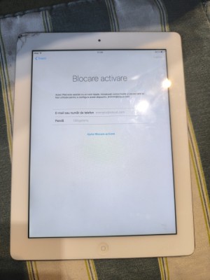 Tableta Apple iPad 2 Wi-Fi 16GB A1395 cu DEFECTa !!! cont icloud foto