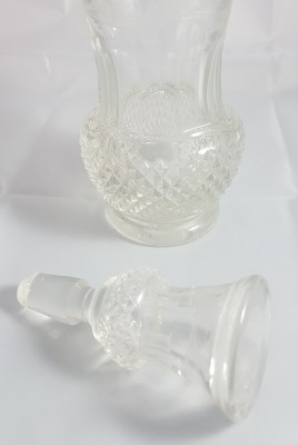 Superb decantor vechi din cristal ideal pentru lichior foto