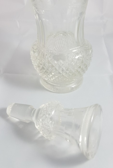 Superb decantor vechi din cristal ideal pentru lichior