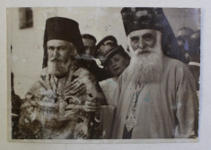 I.P.S. MIRON CRISTEA , PATRIARHUL ROMANIEI, ASISTA LA DEMONSTRATIA COPIILOR DELA PATRIARHIE , FOTOGRAFIE de J. BERMAN , PERIOADA INTERBELICA foto