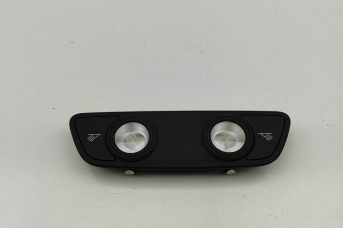 Iluminare interioară AUDI A6 C8 Avant 4A5 2024 OEM: 4M0947111,8W0947111 31317781