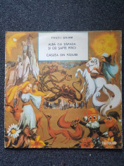 ALBA CA ZAPADA SI CEI SAPTE PITICI * CASUTA DIN PADURE Fratii Grimm (DISC VINIL) foto