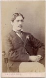Fotografie tip CDV - perioada interbelica, reprezentand un barbat