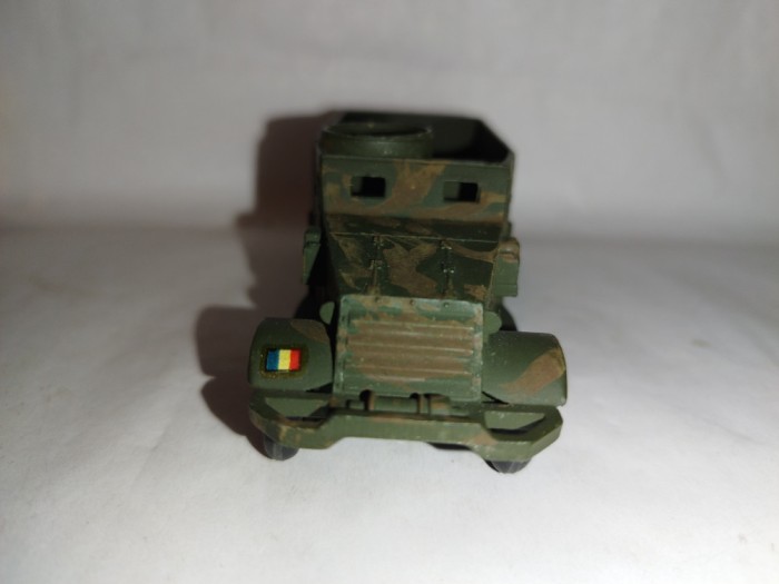 bnk jc Dinky 822 M3 Half Track - in cutie