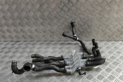 Furtun de lichid de răcire PORSCHE Taycan 2022 OEM: 9J1121630,9J1121444,9J1121550 | 31802695 foto