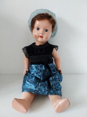 Papusa veche de celuloid marcata Technoplast Made in czechoslovakia anii 50