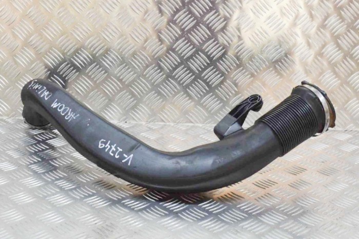 Furtun de admisie aer - p&acirc;nă la filtrul de aer VOLVO V40 Hatchback 2014 OEM: 31325985 11481178
