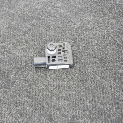 Senzor de impact dreapta față TESLA MODEL S 2014 OEM: 1005274-00-B | 10048938 foto