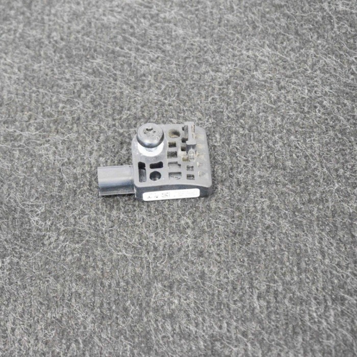 Senzor de impact dreapta față TESLA MODEL S 2014 OEM: 1005274-00-B | 10048938