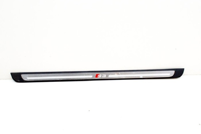 Ornament prag dreapta față AUDI A3 8V1, 8VK 2014 OEM: 8V3853491D 11609774