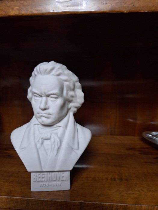Bust din ceramică (Beethoven)