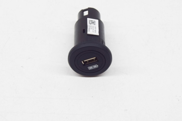Port USB/AUX-In JAGUAR I-PACE X590 2020 OEM: J9D3-19010-AB 12177826