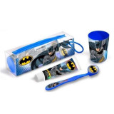 Set ingrijire orala pentru calatorie Batman, periuta cu capac, pasta de dinti 75 ml, pahar si borseta incluse