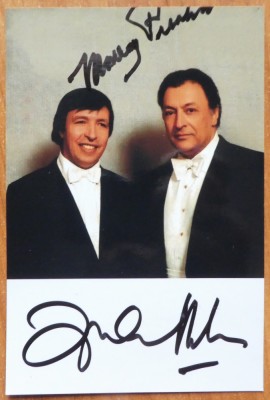 Autografele muzicienilor Murray Perahia si Zubin Mehta pe fotografie foto