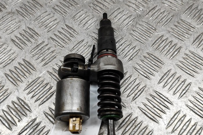 Injector de combustibil LAND ROVER DEFENDER L315 2005 OEM: BEBE2A01001,MSC000030 | 28258916