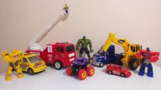 lot jucarii baiat, figurine roboti transformers Hulk masinute camioane pompier foto