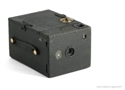 APARAT FOTO BOX ------ENSIGN---- Box Ensign 2 1/4 A for negatives sized 2 1/4 x 2 1/4. foto