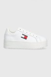 Tommy Jeans sneakers din piele TJW FLATFORM ESS culoarea alb, EN0EN02518