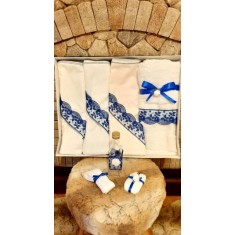 Trusou botez baietei cu dantela albastra (Marime Disponibila: One size)