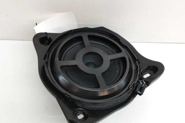 Subwoofer MERCEDES-BENZ C T-Model S205 2016 OEM: A2058201900 | 24297749