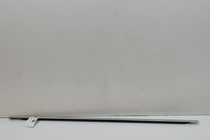 Chedar geam ușă dreapta față VW PASSAT Variant B7 365 2014 OEM: 3AA837476A 31047622