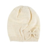 Caciula crem tricotata cu fundita