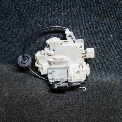 &amp;Icirc;ncuietoare ușă dreapta față AUDI A4 Avant 8ED, B7 2007 OEM: 8E1837016AA 1832989 foto