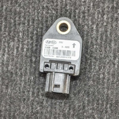 Senzor de impact dreapta față KIA CEE\&amp;#039;D JD 2016 OEM: 95930-A6000 | 3971787 foto