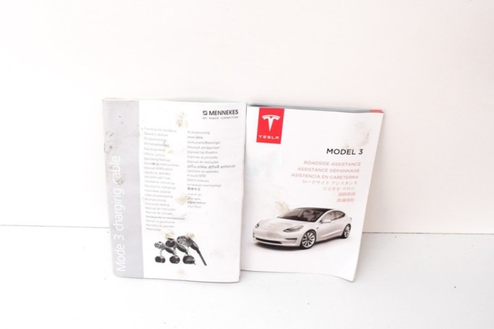 Carte de service TESLA MODEL 3 2021 OEM: 1129790-00-F 14467392