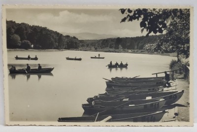 SIBIU , BARCI PE LACUL DUMBRAVII , FOTO. ORIG. E. FISCHER , SIBIU , TIP CARTE POSTALA , 1943 foto