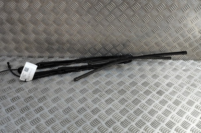 Braț ștergător față BMW 3 G20, G28 2022 OEM: 9448916,9448921 31198837