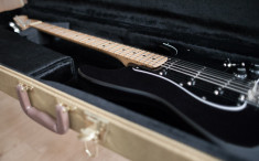 Fender Stratocaster - made in USA - upgraded - stare impecabilă foto