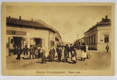 VALEA LUI MIHAI , BIHOR , LOCALNICI IN FATA UNUI MAGAZIN PE STRADA PRINCIPALA , CARTE POSTALA ILUSTRATA , 1916 foto