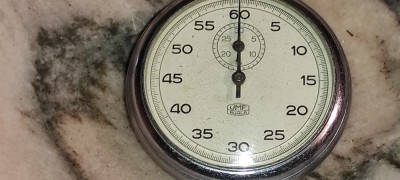 Cronometru mecanic - U.M.F. RUHLA made in rdg - DEFECT - se opreste la secunda 5 - diametrul - 53 mm foto