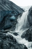 Tablou Canvas, "Cascadă rece pe &icirc;nălțimi glaciale", Cascadă, Gheață, Munți, St&acirc;nci, Apă, Natură, Rece, Peisaj, Alpin, Sălbatic., 26 x 39 cm, CMCLASS