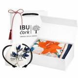 Cumpara ieftin Set cadou esarfa si brosa Crini albastri si rosii