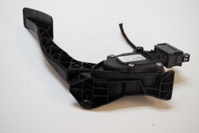 Pedala de accelerație OPEL CASCADA W13 2013 OEM: 13252704 3222304 foto